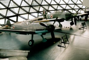 Messerschmitt Bf-109G-2 és Hawker Hurricane IVRP (9663 és 9539)