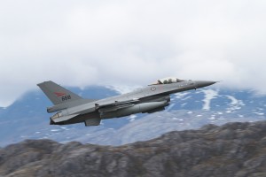 Bevetésre induló helyi F-16-os