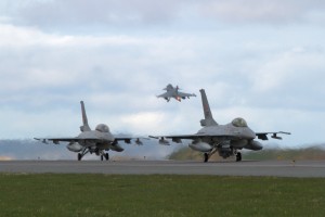 Skandináv testvériség: norvég F-16-osok, svéd Gripennel