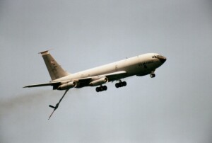 Az öreg KC-135E elég erősen füstölt (58-0003)