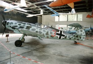 A Bf 109G-t egy tóból emelték ki